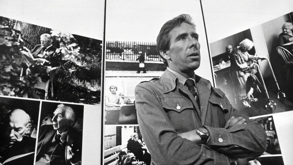 Lord Snowdon at an exhibition of his photographs circa 1975 in New York.