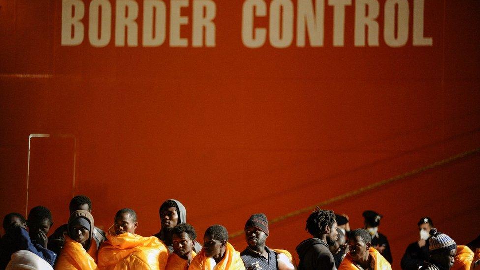 Migrants arriving in Sicilian port of Palermo (14 April)