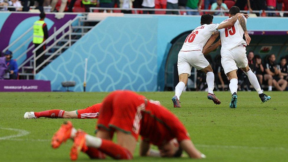 Collodd Cymru 2-0 yn erbyn Iran yn ei ail gêm yng Nghwpan y Byd Qatar