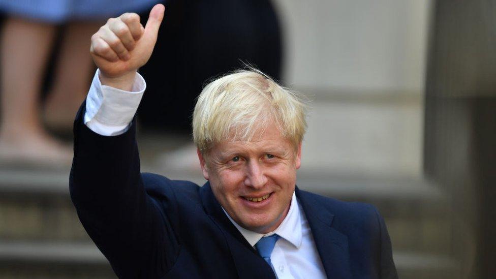 Boris-Johnson-gives-thumbs-up-to-camera