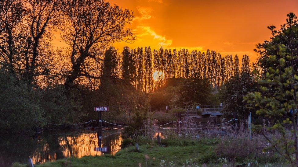 Sunset at Pink Hill Lock, Farmoor