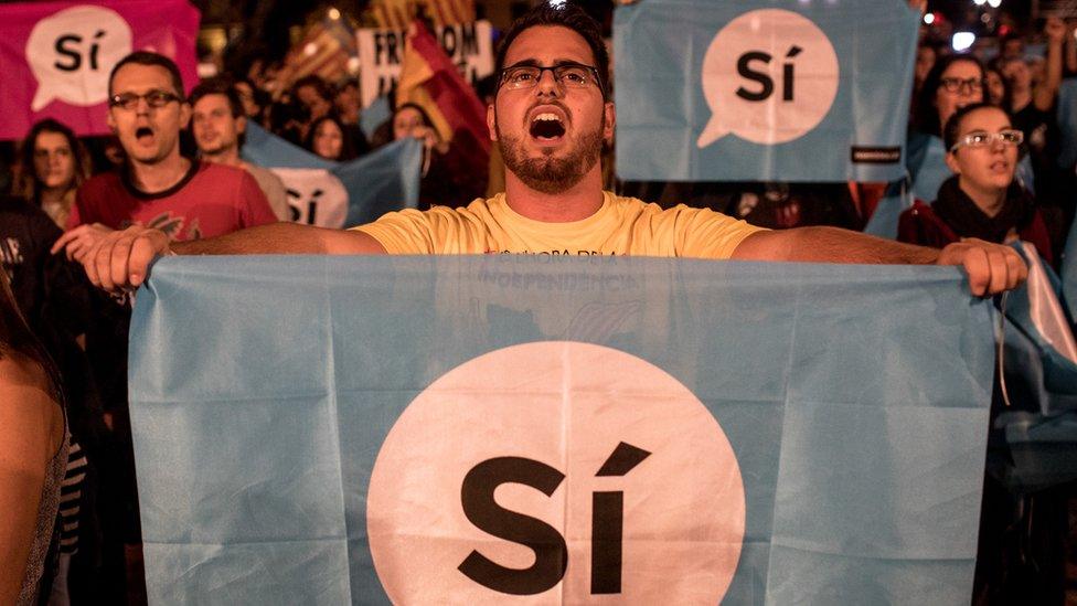 Crowds listen to Carles Puigdemont on 1 Oct