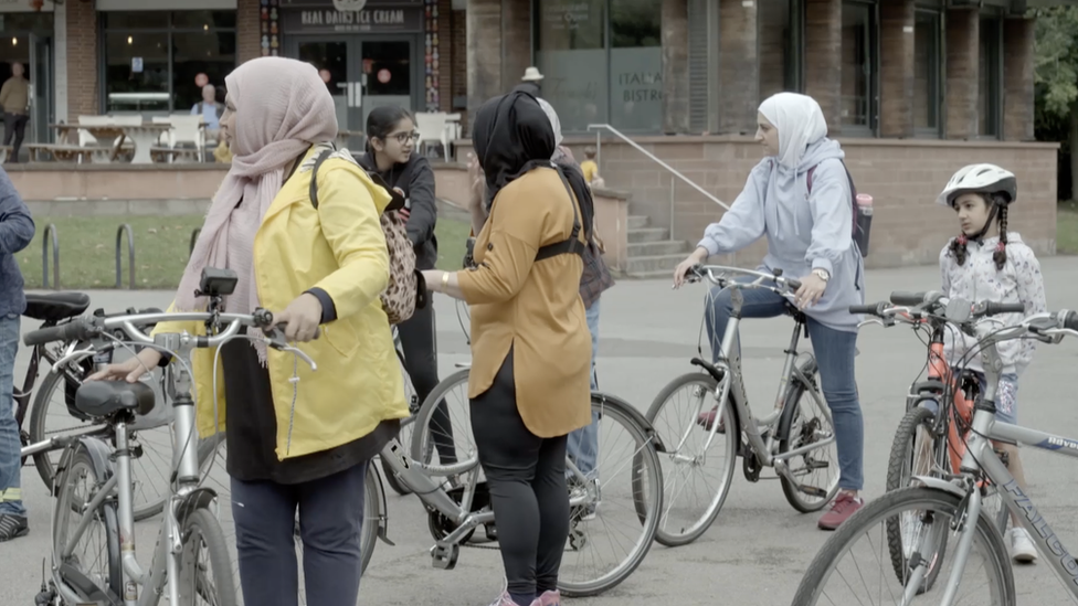 Shazia Chaudray with women cyclists