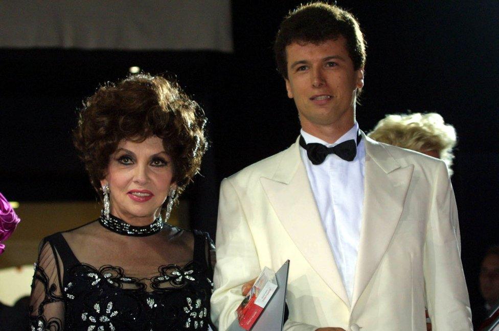 Gina Lollobrigida and Javier Rigau y Rafols