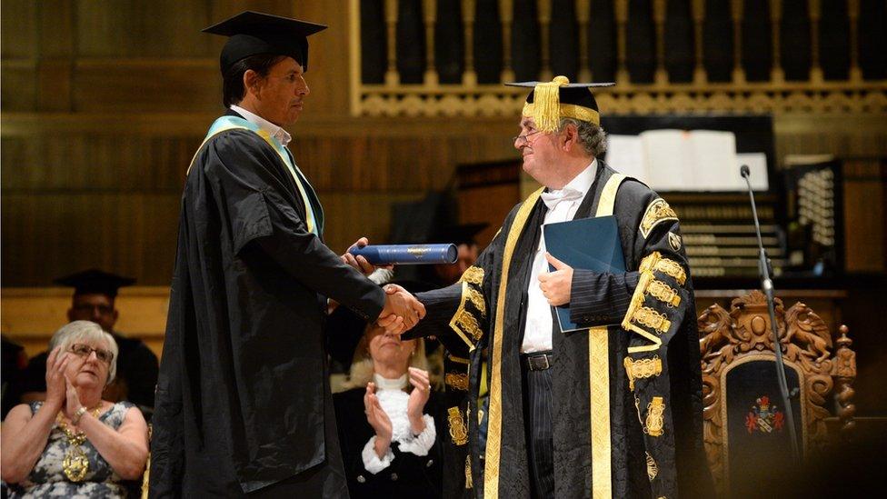 Chris Coleman receiving his honorary fellowship