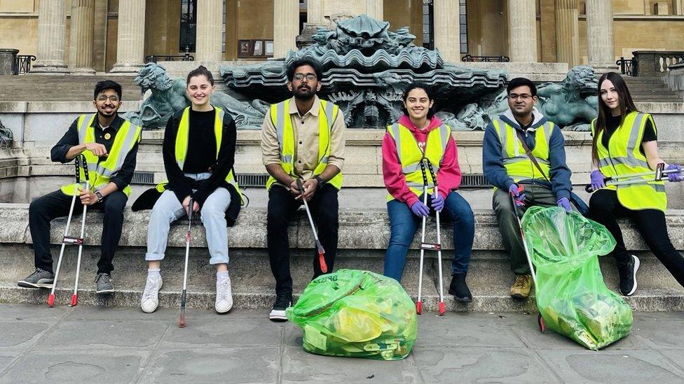 Vivek Gurav with a group of volunteers