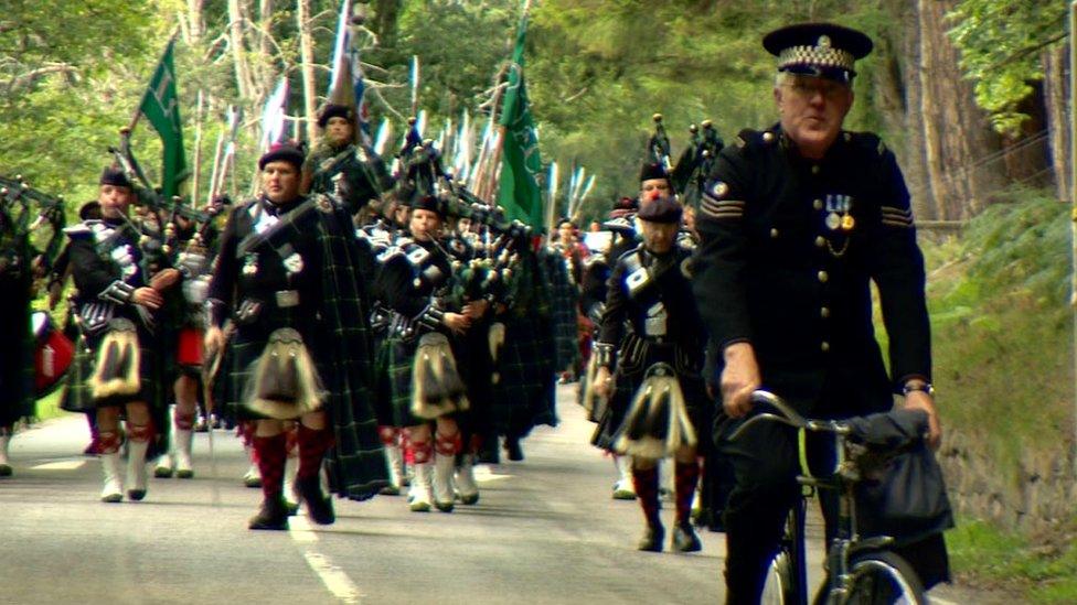 Lonach Highlanders