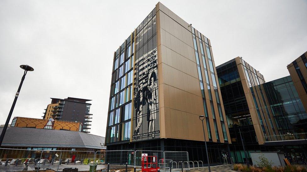 Mural on Leeds City College