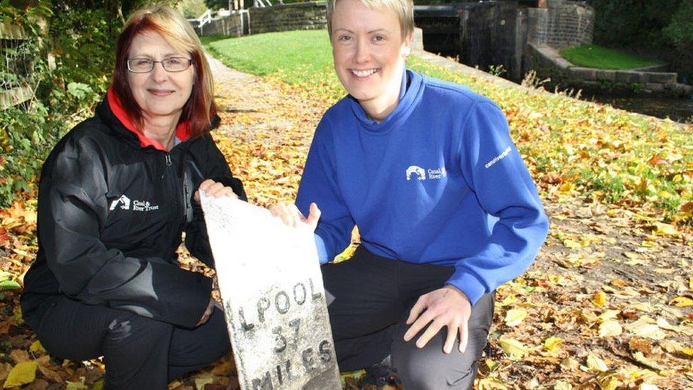 Chantelle Seaborn (left) and Bicentenary Project Manager Sarah Knight