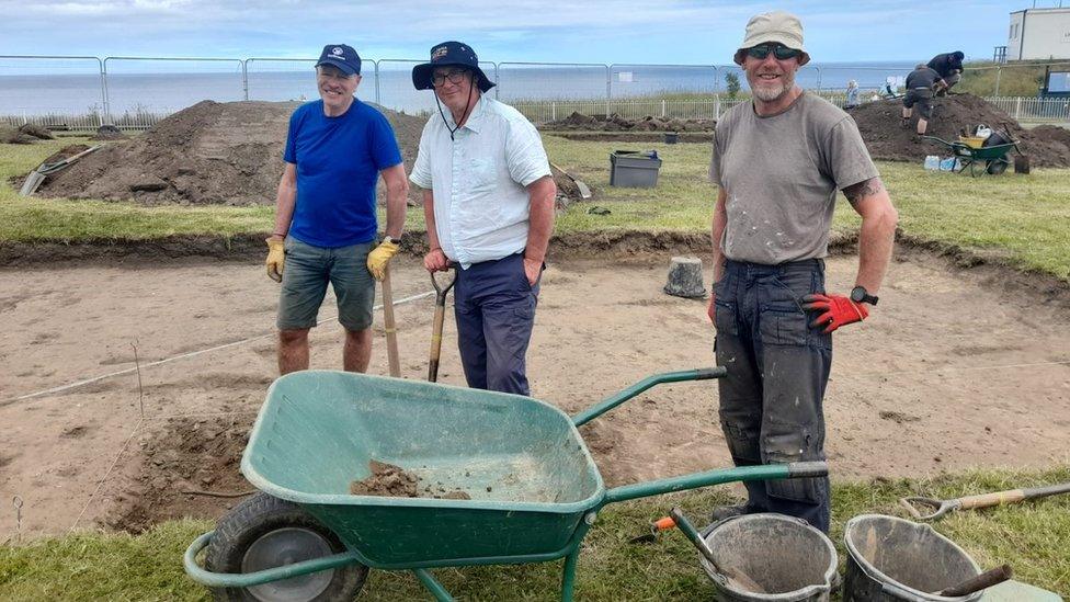 Dig at Roker Gun Battery