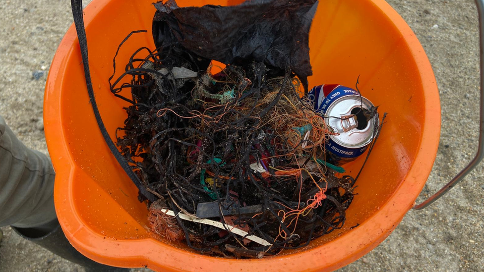 Bucket of litter