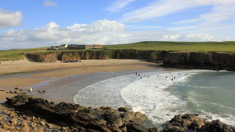 Cable Bay neu Porth Trecastell