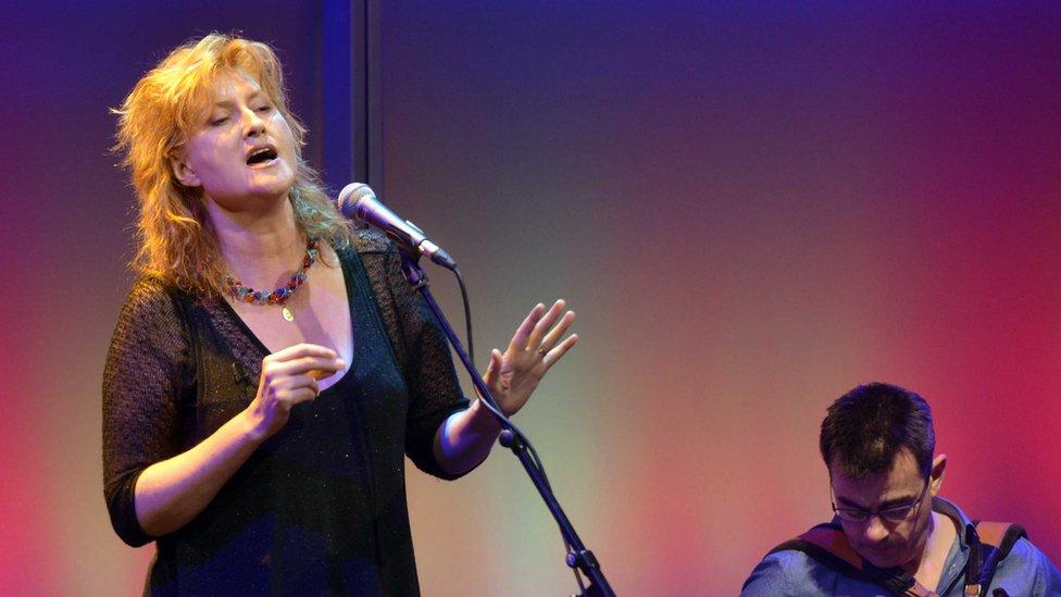 Eddi Reader