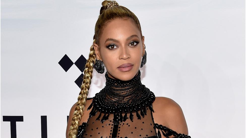 What's the hidden message behind Beyonce's pregnancy photo? BBC News
