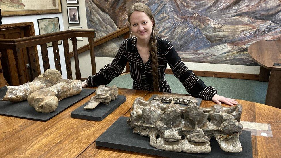 Dr Emma Nicholls and Megalosaurus bones