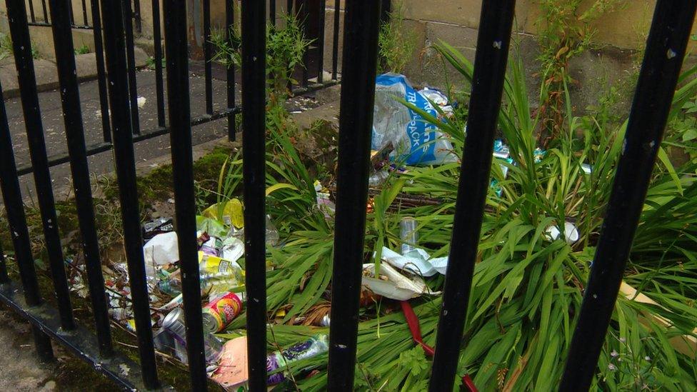 litter in Govanhill