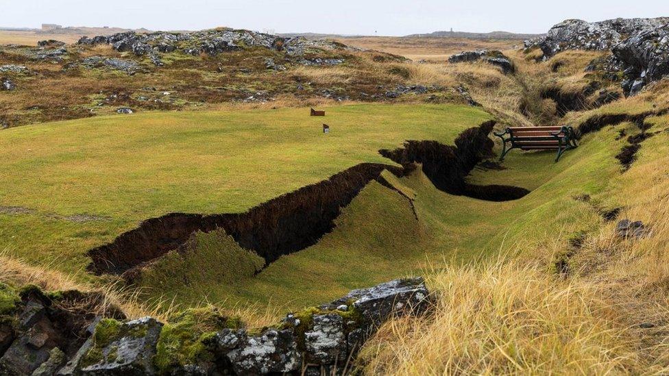 Subsidence at Grindavik golf course, 11 Nov 23