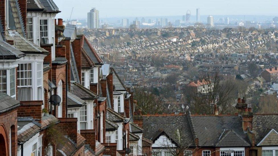 Terraced houses in Muswell Hill towards Crouch End