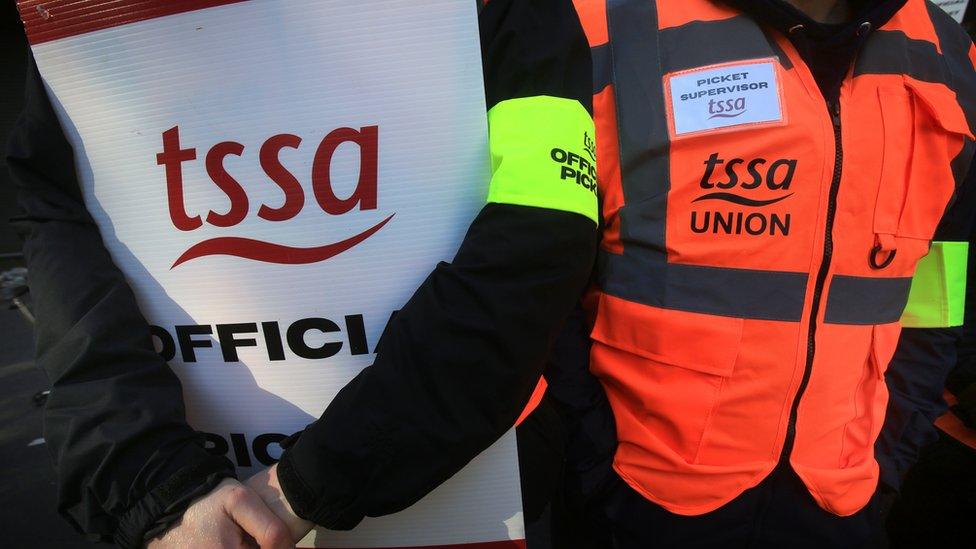 TSSA members on strike