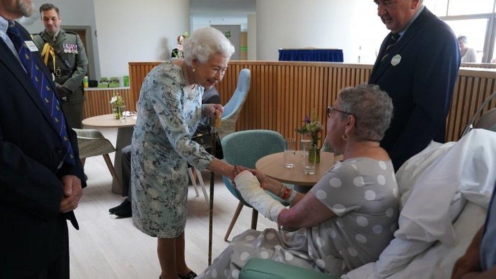 The Queen visiting Thames Hospice