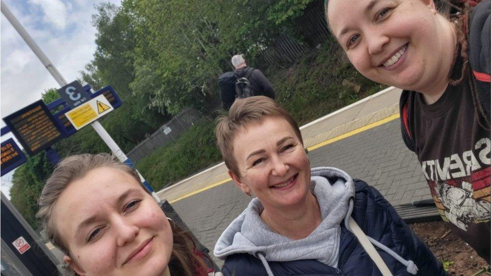 Alina, her mum and Beth