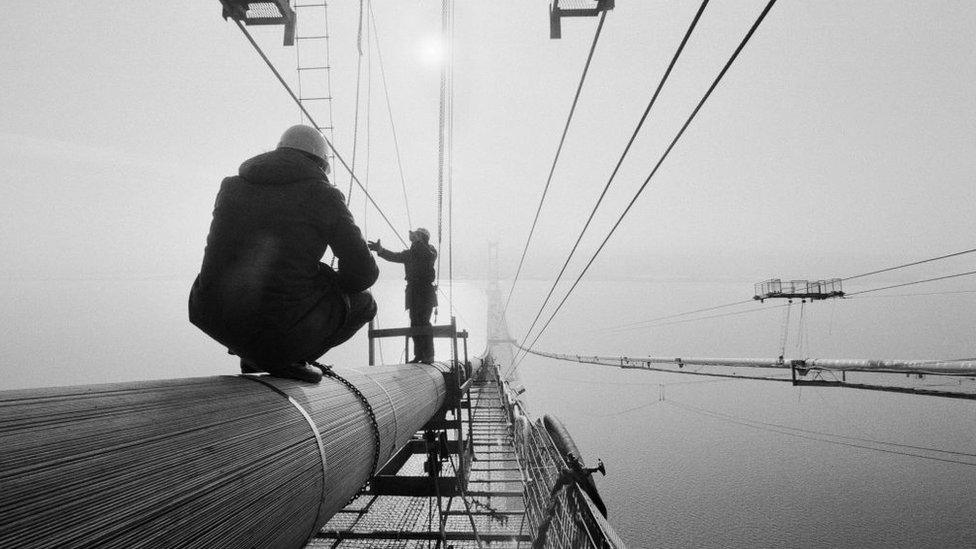 Spinning wire on the bridge 1980