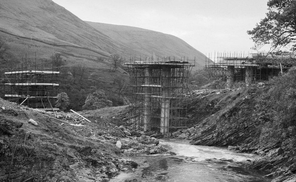 The Roger Howe Bridge over the River Lune being built for the rerouted A685 during the construction of the M6 through the Lune Gorge. Picture from October 1968.