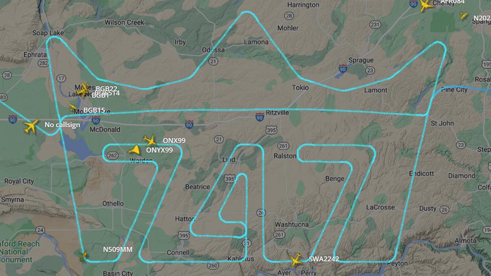 Image showing flight path of last 747 plane. Path depicts a crown with the numbers 747 displayed.