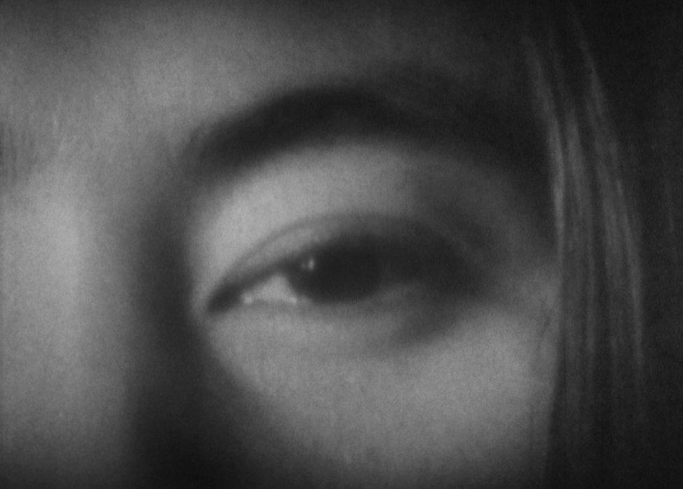 Yoko Ono, Eyeblink, 1966, performed by YokoOno, Filmstill.