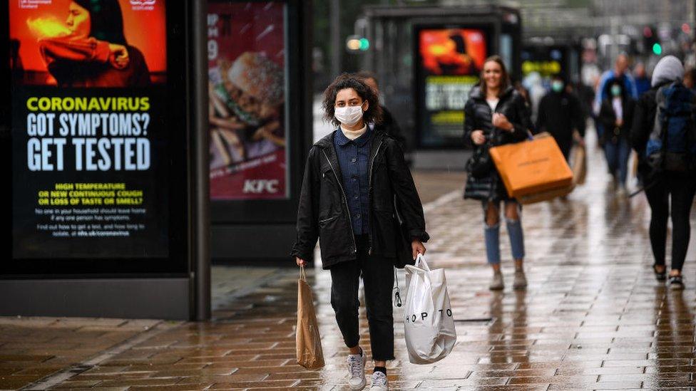 Shoppers in Edinburgh