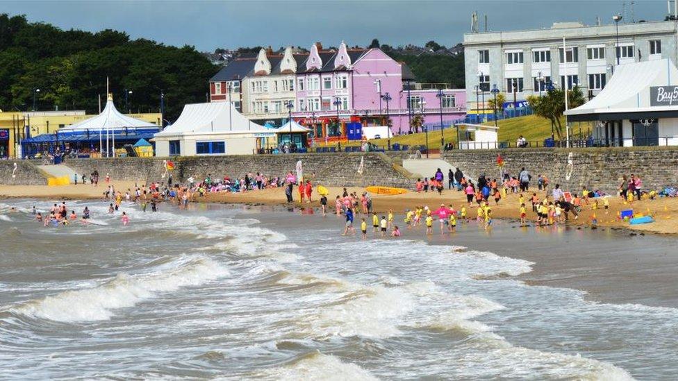 On a recent visit to Barry Island, Murshed Khan, of Cardiff, captured bathers enjoying the seaside