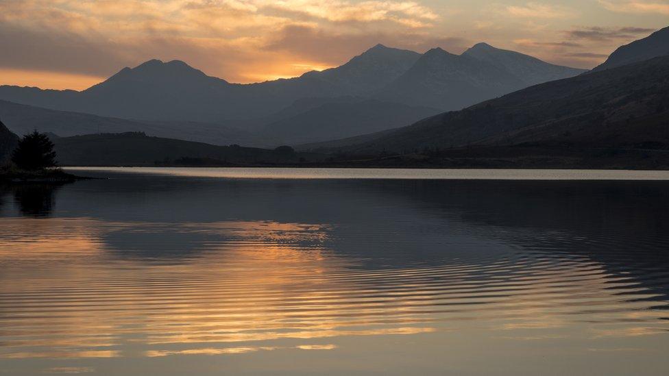 Dusk over Snowdon viewed from Llynnau Mymbyr, taken by Gareth Thompson