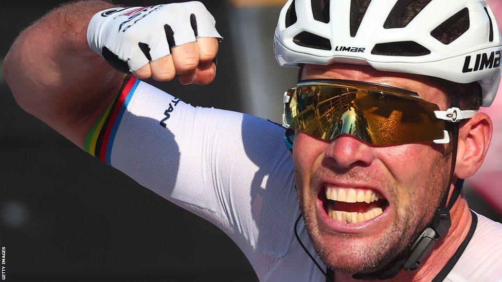 Mark Cavendish celebrates Giro d'Italia stage win