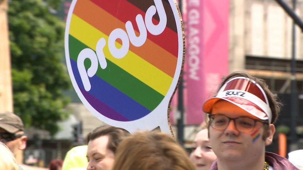 Pride Glasgow marcher