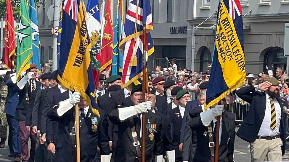 Veterans in Liberation Day parade