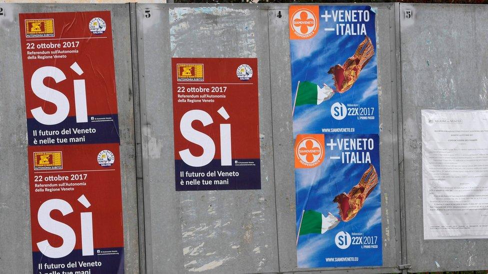 "Yes" posters in Salzano, the Veneto, 20 October