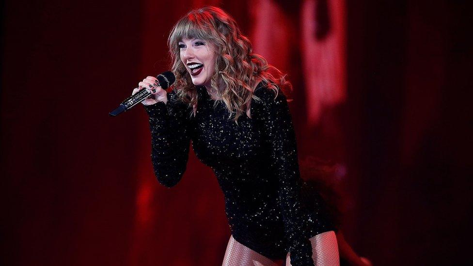 Taylor Swift on stage