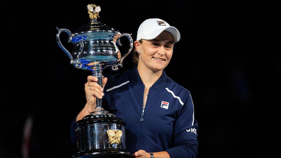 Ash Barty lifts the Australian Open trophy