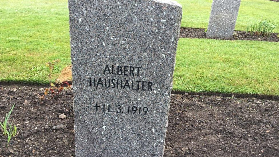 Albert Hausälter's gravestone