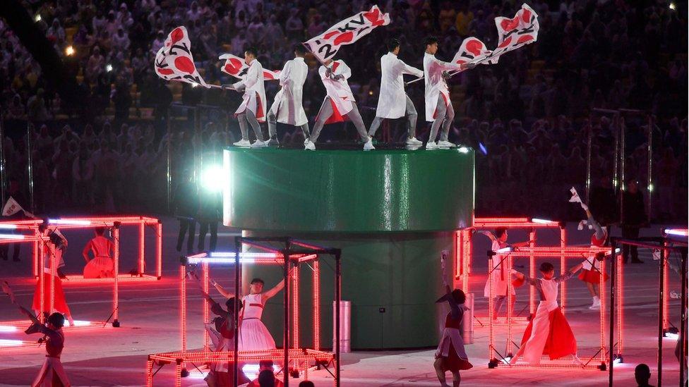 Japanese performers take part in the closing ceremony