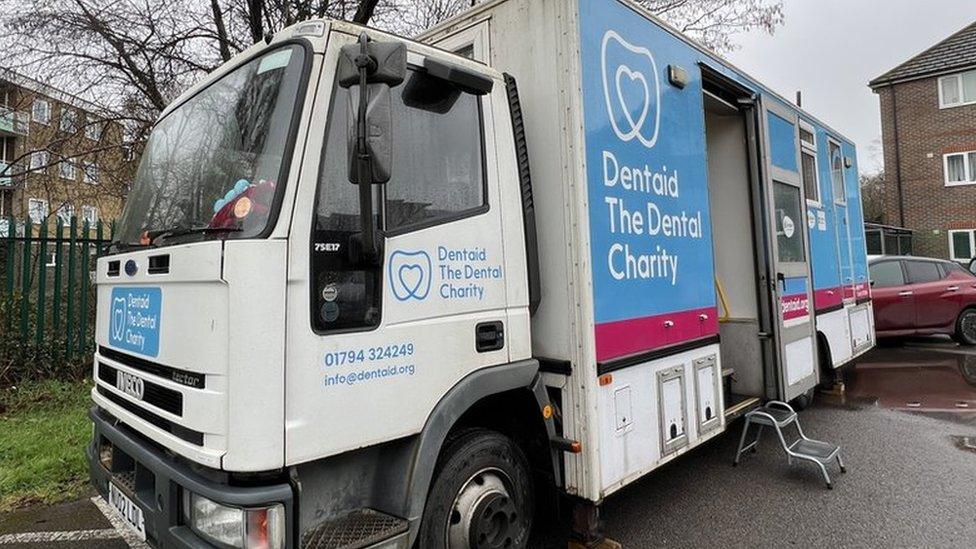 Mobile dentist unit