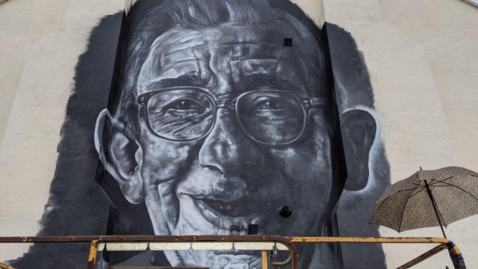 DJ Derek mural