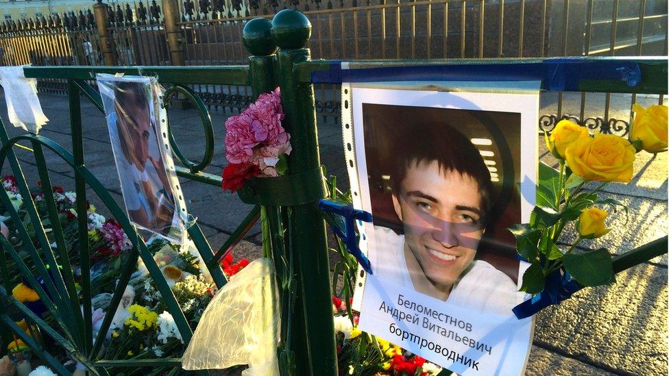 Memorials at Palace Square