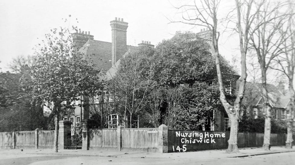 Black and white photo of Devon Nook house in Chiswick