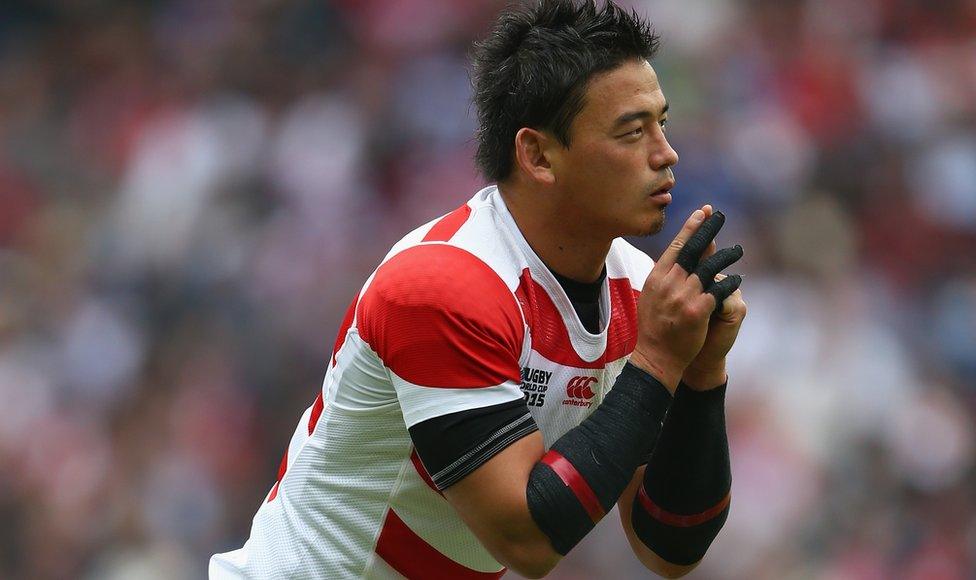 Ayumu Goromaru's preparing to take a kick