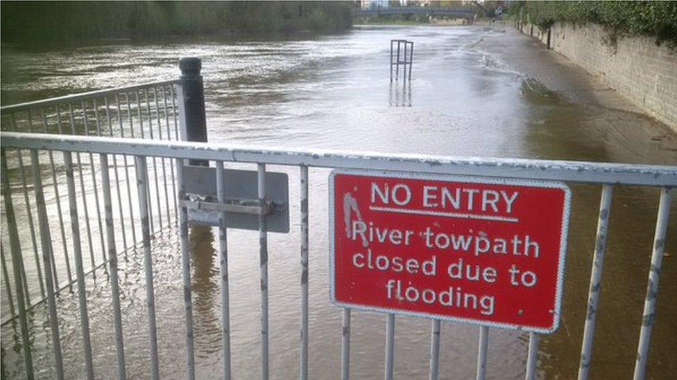 Closed towpath