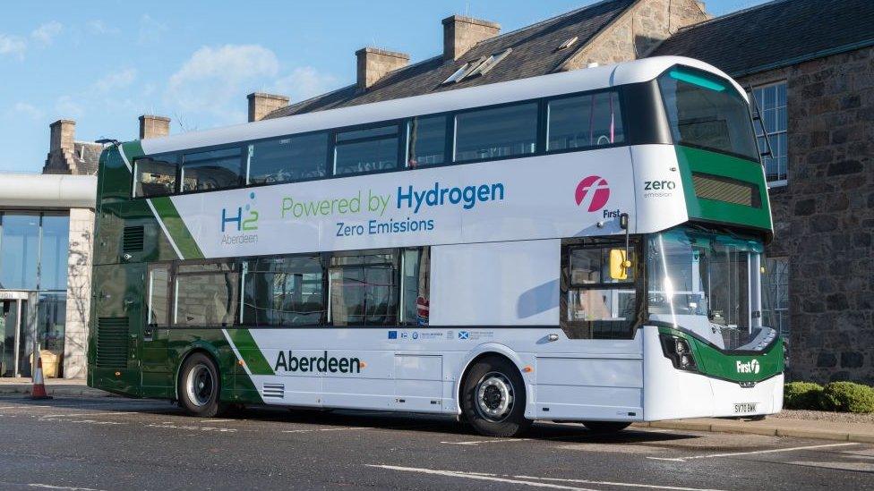 hydrogen bus