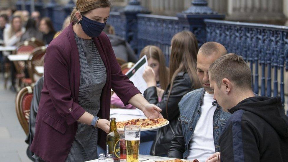 Di Maggios outdoor restaurant area in Glasgow