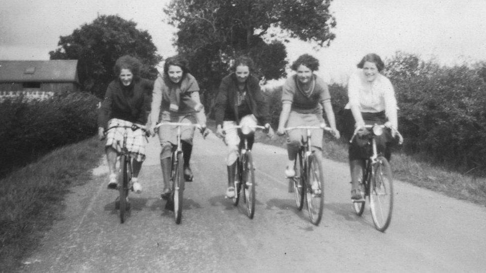 August 1933. Some of the greatest women footballers of that era - Margaret Thornborough, Lily Parr, Lizzy Ashcroft and friends