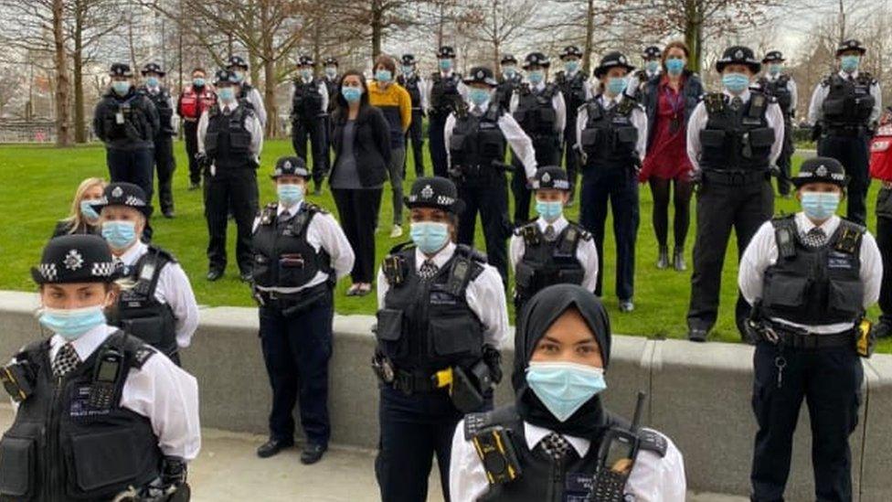 Met Police female officers